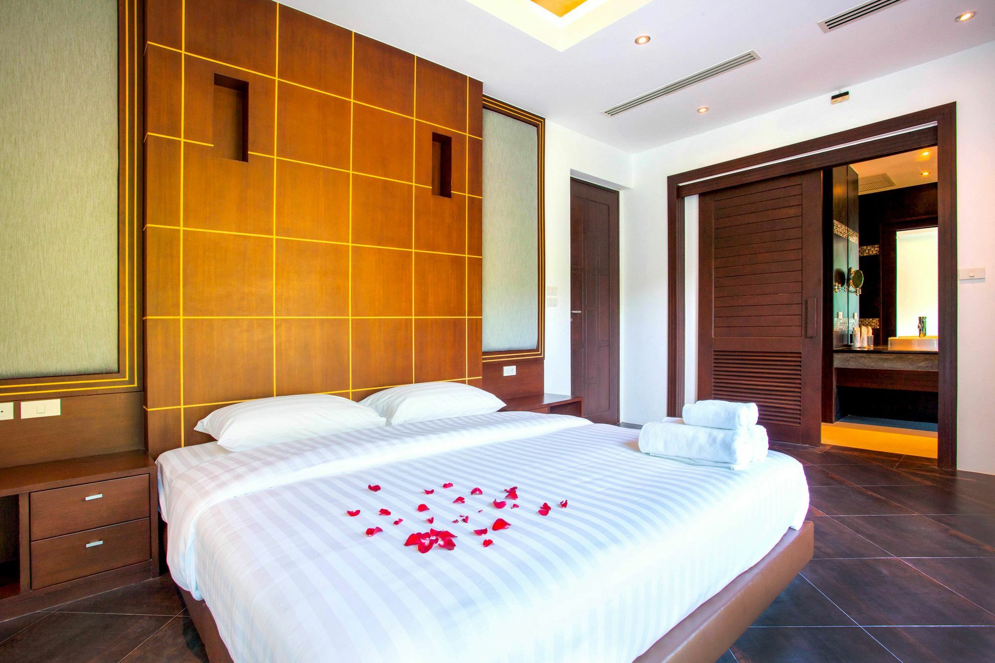 Luxury Pool Villa Kamala Eksteriør billede